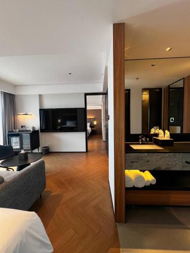 intercity hotel and serviced apartment phnom penh downtown