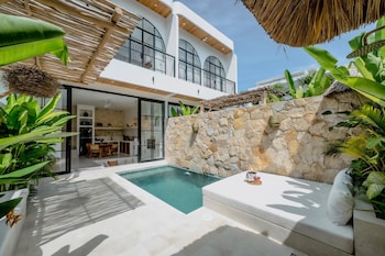 Maia Villa Bingin,,4 star