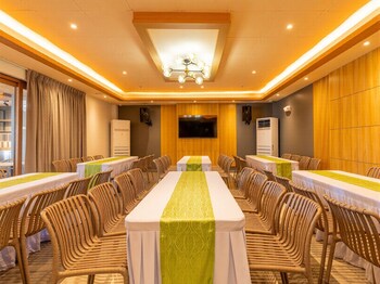 dona manor boutique hotel