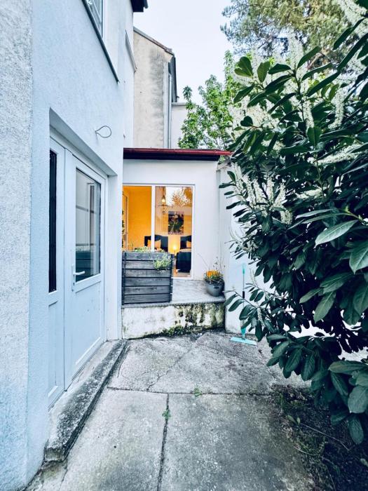 lovely 2br for 5 peaceful central stay