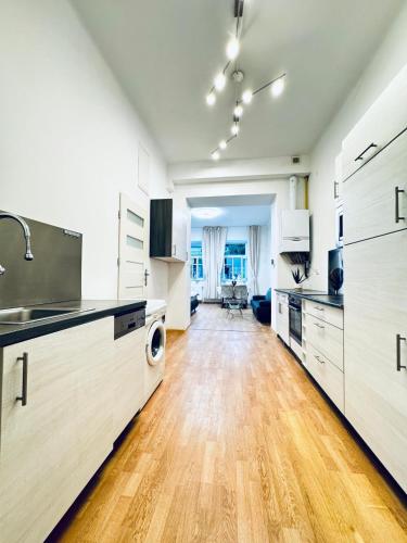 lovely 2br for 5 peaceful central stay