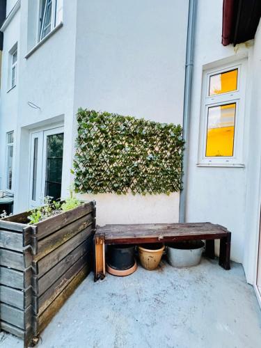lovely 2br for 5 peaceful central stay
