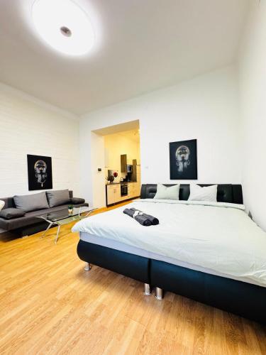 lovely 2br for 5 peaceful central stay