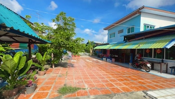 Oyo 75596 The Sirisuk House,,2 star