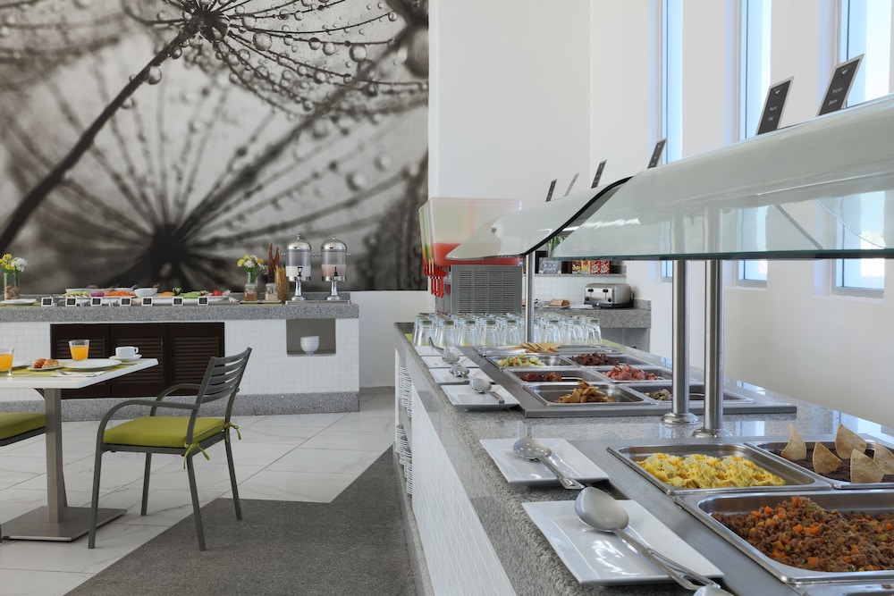 krystal urban cancun and beach club