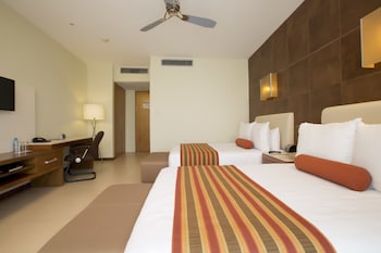 krystal urban cancun and beach club