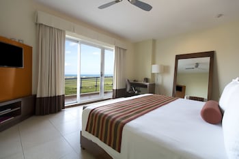 krystal urban cancun and beach club