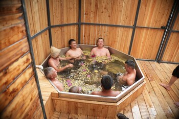 rayan eco resort sary oi