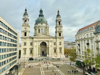basiliq hotel