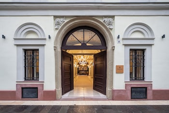 basiliq hotel