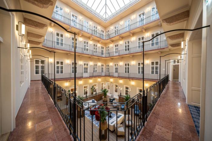 basiliq hotel