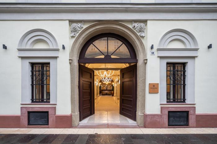 basiliq hotel