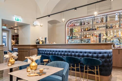 basiliq hotel