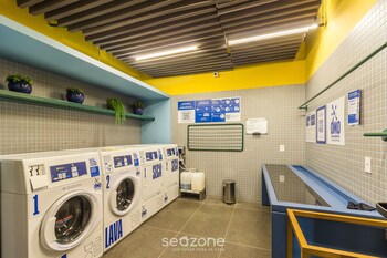 modern accommodations in a building with a pool in the heart of sp yhes