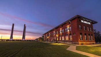 the laurel hotel