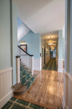the laurel hotel