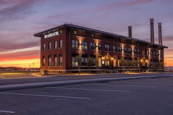 the laurel hotel