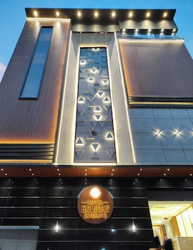 hotel holiday dreamz by ajooni hospitality