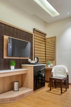 hotel holiday dreamz by ajooni hospitality