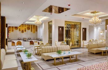 hotel holiday dreamz by ajooni hospitality
