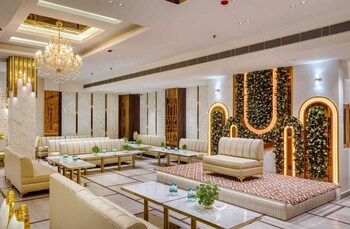 hotel holiday dreamz by ajooni hospitality