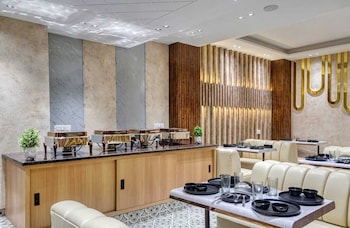 hotel holiday dreamz by ajooni hospitality