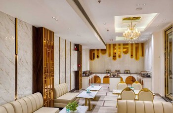 hotel holiday dreamz by ajooni hospitality