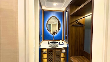 Ashley Newair Menteng With Air Purifier,,4 star