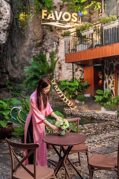 favos ninh binh hotel and villas
