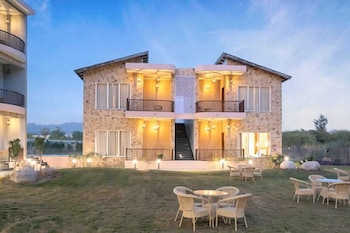 delight the lavish loft corbett