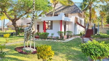 Giraffe House,,3 star