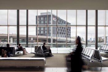alt hotel ottawa airport