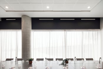 alt hotel ottawa airport