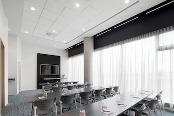 alt hotel ottawa airport