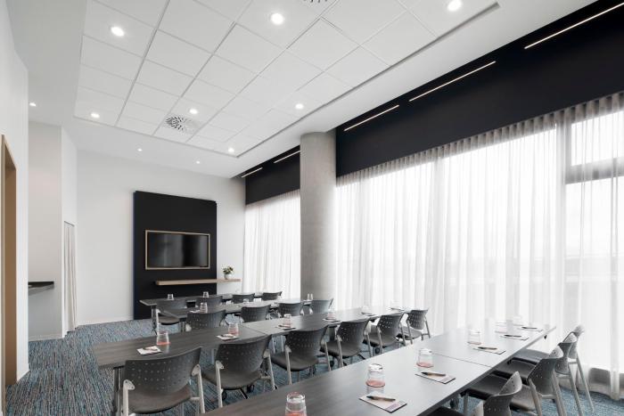 alt hotel ottawa airport
