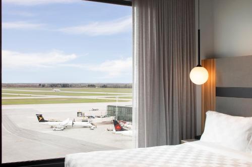 alt hotel ottawa airport