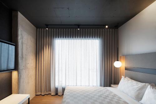 alt hotel ottawa airport