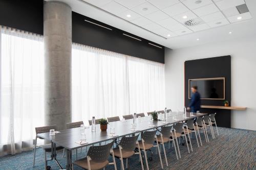 alt hotel ottawa airport