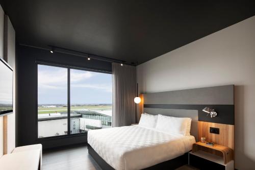 alt hotel ottawa airport