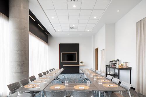 alt hotel ottawa airport