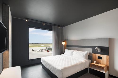 alt hotel ottawa airport
