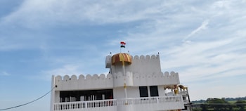 hotel karishma palace badnawar