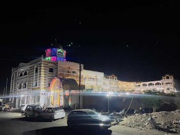 hotel karishma palace badnawar