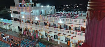 hotel karishma palace badnawar