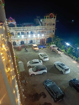hotel karishma palace badnawar