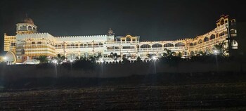 hotel karishma palace badnawar