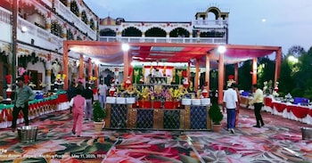 hotel karishma palace badnawar