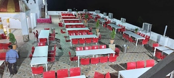 hotel karishma palace badnawar