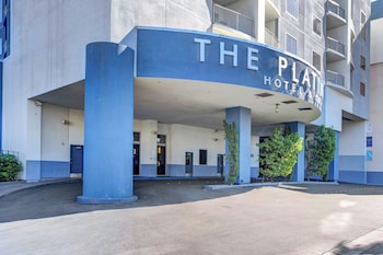 the lapis suite at the platinum hotel