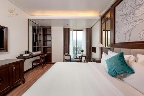 de la mont hotel ha giang